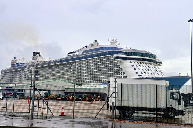 Private Chauffeur-London Heathrow from/to Southampton Cruise Port - Price and value for two people