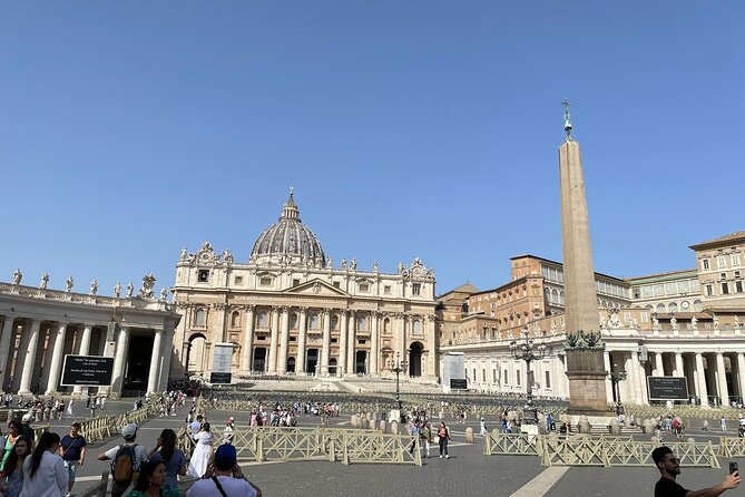 Private Day Tour of Rome, from Civitavecchia Port - Piazza Venezia connects modern Rome with the ancient city