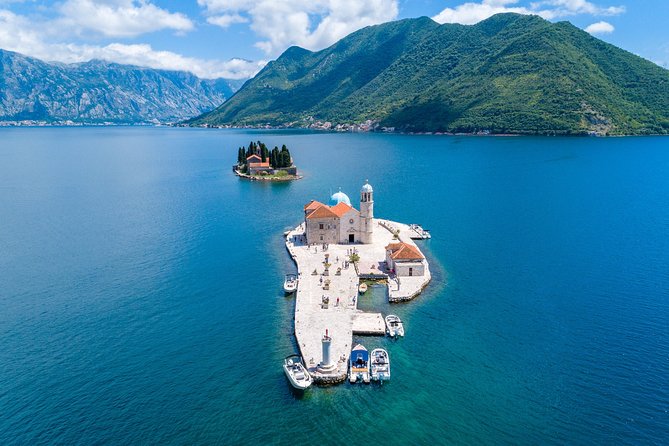 Private Gastro Cruise: Blue Cave & Organic Seaside Lunch - What the lunch really includes