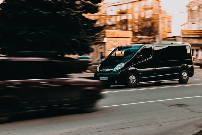 Private Luxury Transportation Between Rome and Civitavecchia Port - Key points at a glance
