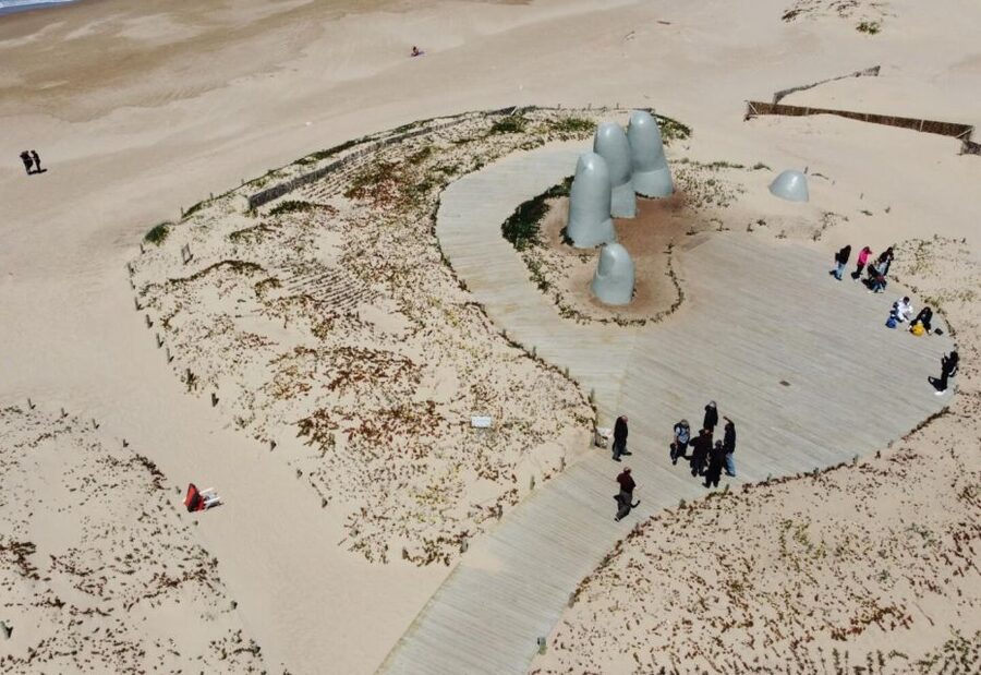 Private - Punta del Este City Tour for Cruisers - Crossing the undulating Serena Bridge