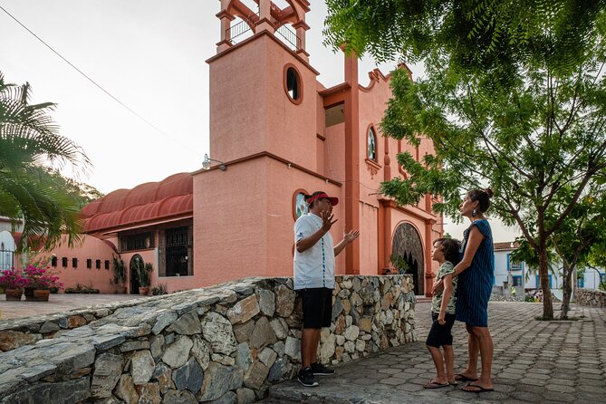 Private Shore Excursion City & Sightseeing Tour - Playa La Entrega and the photo-friendly coast
