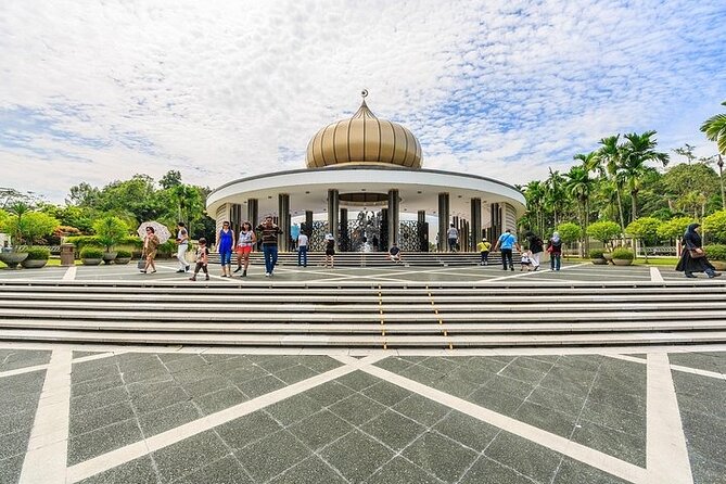 Private Shore Excursion from Klang Port to KL city tour - Batu Caves: a strong first stop after Port Klang