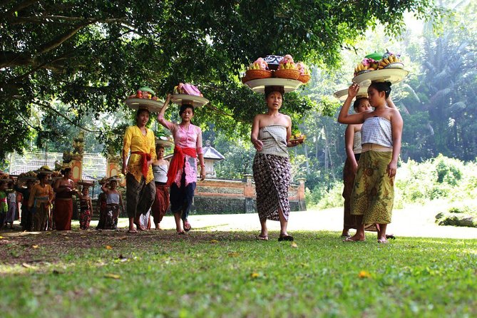 Private Shore Excursion: Ubud Art Villages and Sacred Monkey Forest - Celuk: silver, workshops, and the first shopping test