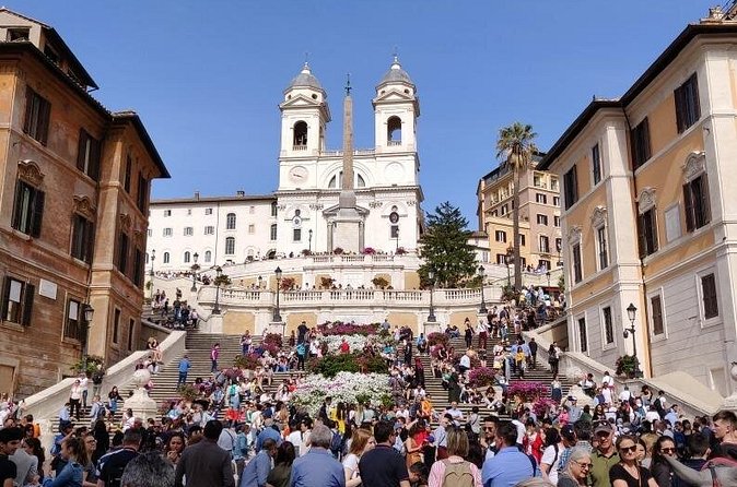 Private Shore Excursions from Civitavecchia Port: Rome highlights and the Catacombs - The Colosseum in a ten-minute stop
