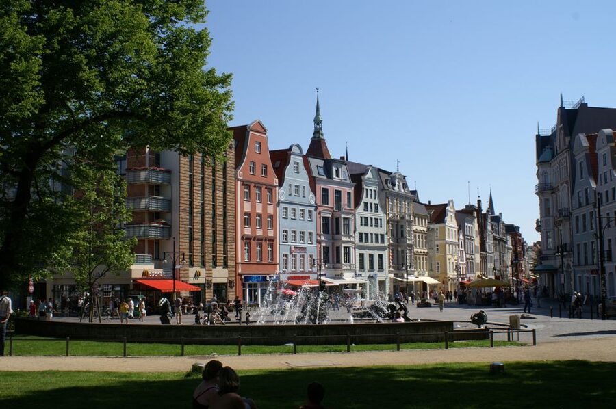 Rostock: Warnemünde and Rostock Half-Day Shore Trip - Who should book this tour?