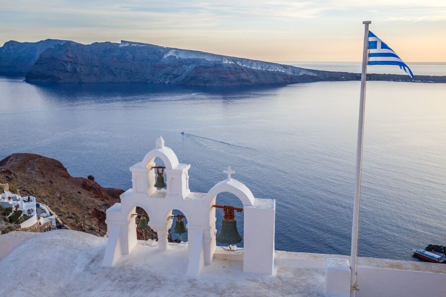 Santorini: Small-Group Shore Tour for Cruise Ships - Oia, Santorini’s famous postcard village