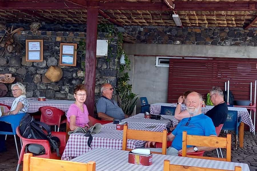 São Vicente: Highligts tour for cruise ship travelers - Calhau connects food with turtle protection