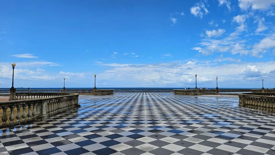 Secret Livorno: A Walking Journey Through History, Canals, and Legends - Key points at a glance