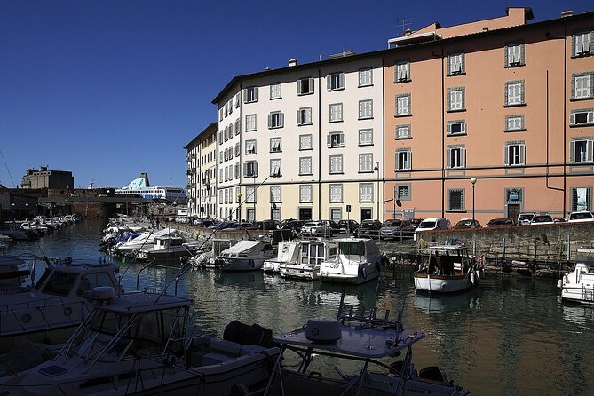 Secret Livorno: Walking Journey with History, Canals, and Legends - Piazza della Repubblica and the city’s grand design