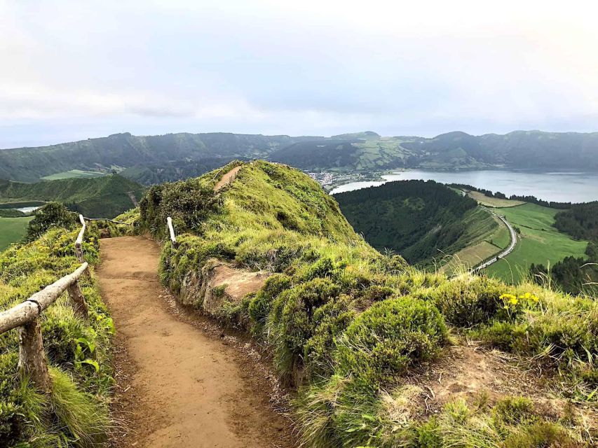 Seven Citys Tour: Sete Cidades Crater Lake Shore Excursion - Key points at a glance