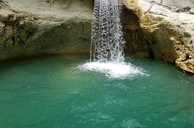 Shore excursion 7 waterfalls &5 zip lines amber cove & Taino bay - Seven falls offer more than one way to play