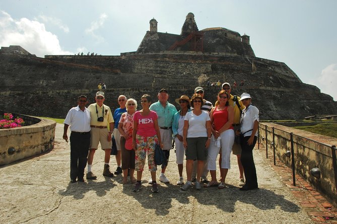 Shore excursion Cartagena city tour - Las Bóvedas: crafts, jewelry, and a sales pitch