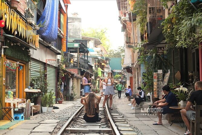 Shore Excursion Discovery Hanoi City from HaLong Bay Port - A quick coffee near Hanoi’s Train Street