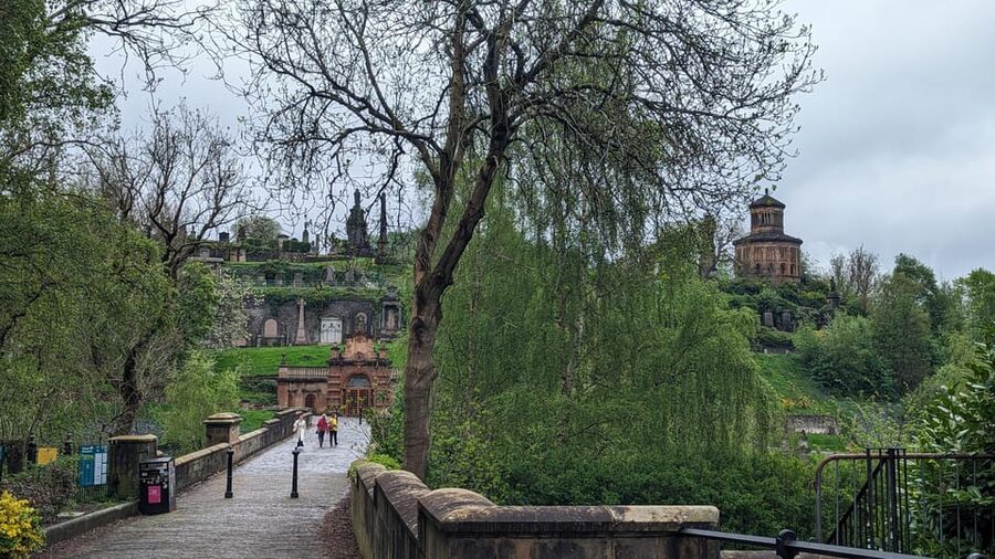 Shore Excursion f/Greenock: Glasgow, Kelpies, Falkirk Wheel - Doulton Fountain and Glasgow’s public art