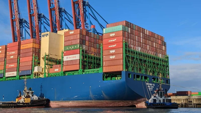 Shore excursion from Kiel to Hamburg. Private Van Tour. - What your 4.5 hours in Hamburg may include