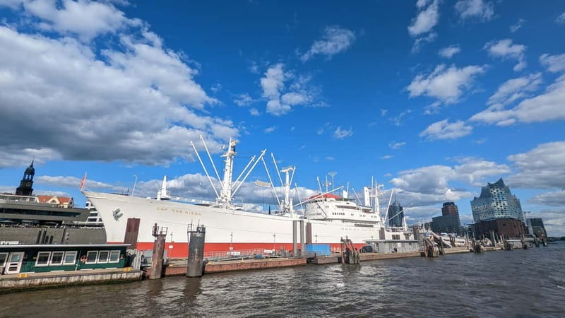 Shore excursion from Kiel to Hamburg. Private Van Tour. - The guide can make or break this outing