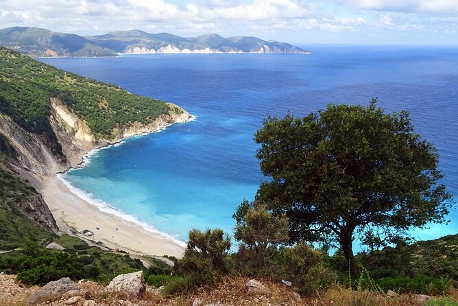 Shore Excursion Kefalonia, Lake Melissani, Myrtos Beach, Fiskardo - The private van and the six-hour schedule