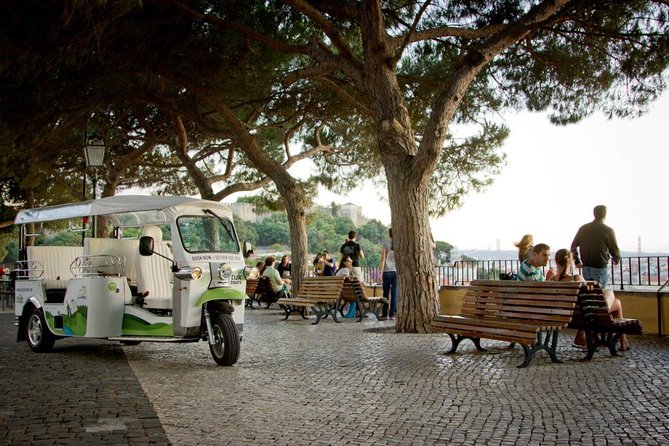 Shore Excursion Lisbon - Half-day Exclusive Tuk Tour - Finding the red kiosk by the ship