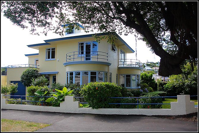 Shore Excursion: Napier/ Hawke's Bay & Premium Wineries tour - Napier’s Art Deco streets and earthquake story