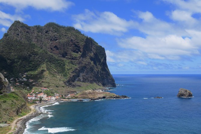 Shore Excursion - Santana & Peaks 4x4 tour - Santana shows Madeira’s most familiar houses