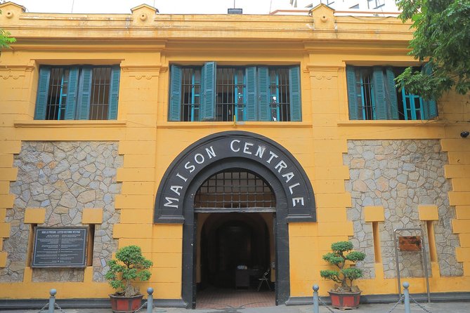 Shore Excursion: The Beauty of Hanoi City from Halong Cruise Port - The Old Quarter: Hanoi at street level