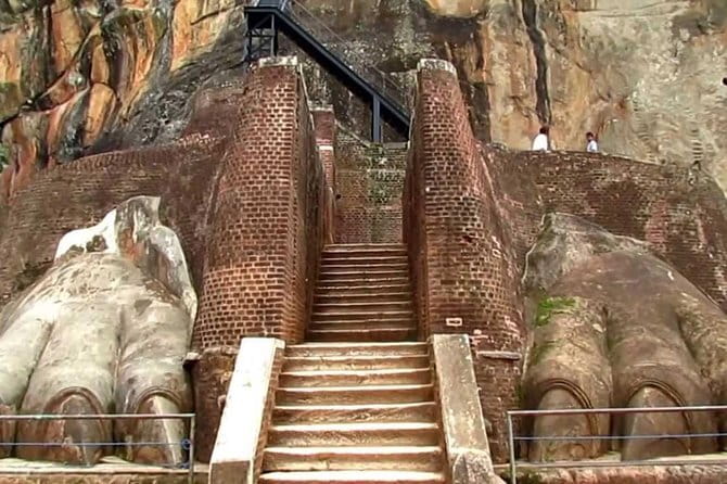 Shore Excursion to Colombo City Tour & Kelaniya Temple for 2 People - The Colombo city portion needs a little clarification