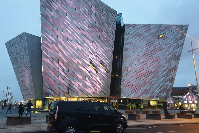 SHORE EXCURSIONS BELFAST / up to 5 tours in 1 day from CRUISE SHIP @ MICKS TOURS - City Hall is brief but helps you get your bearings