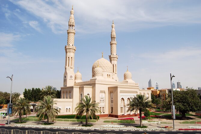 Shore Excursions of Dubai City Tour followed by Desert Safari - The key points at a glance