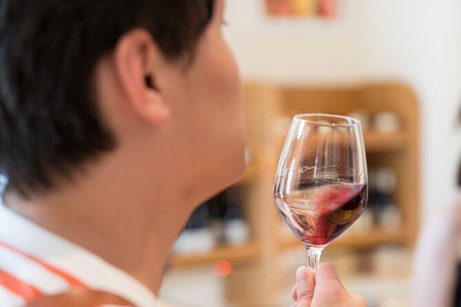 Small Group Marseille Shore Excursion : Avignon & Chateauneuf du Pape Wine Tour - What the guide can add to the day