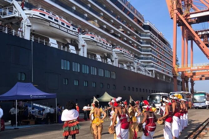 SriLanka Shore Excursion by Genuine Srilankans - A private way to see Colombo from the port