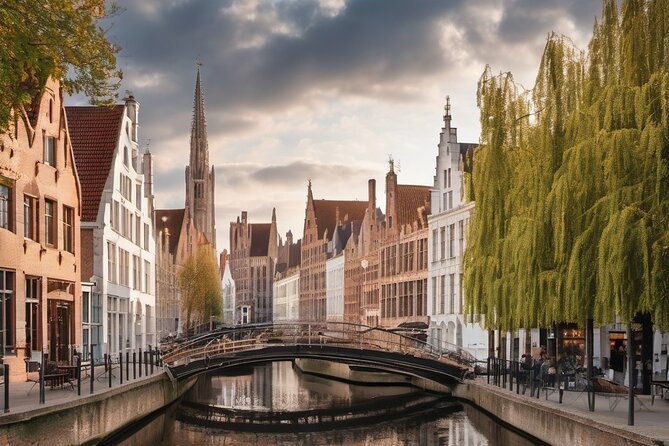 Stress-Free Bruges for Cruise Passengers with opt. Canal Cruise - The Basilica of the Holy Blood and a moment indoors