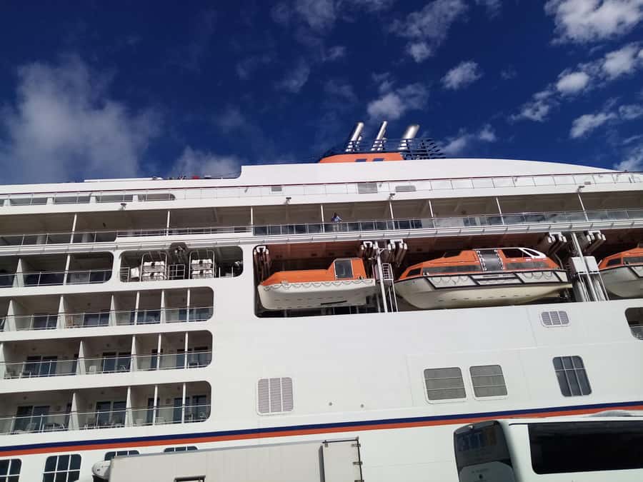 Suva Cruise Ship Tour - Meeting your driver inside Suva Kings Wharf