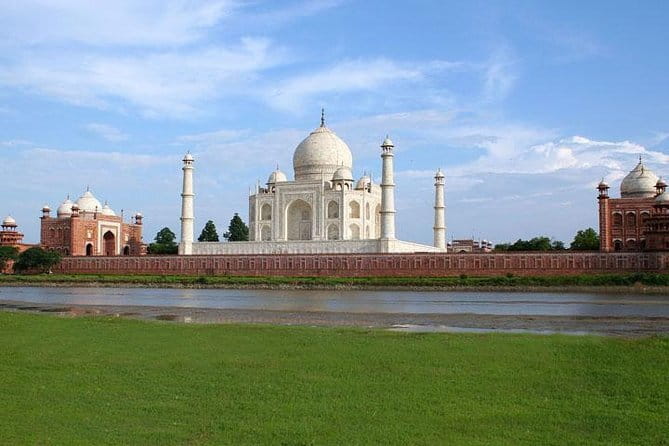Taj Mahal Tour From Cruise Port, Mumbai, Cochin and Goa - Agra Fort: Mughal power in red sandstone