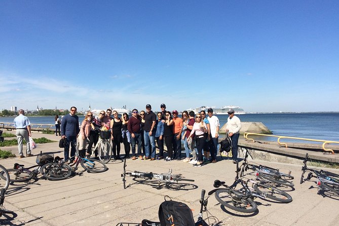 Tallinn Bike Tour from Tallinn Cruise Port - Guides and the quality of the commentary