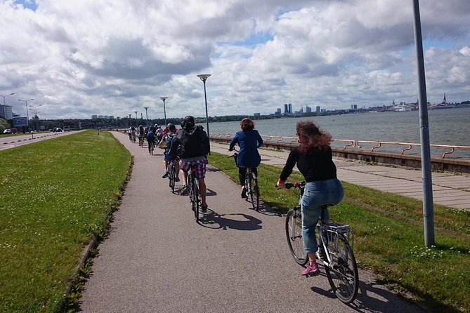Tallinn Bike Tour from Tallinn Cruise Port - Kadriorg Park and the Peter the Great Summer Palace
