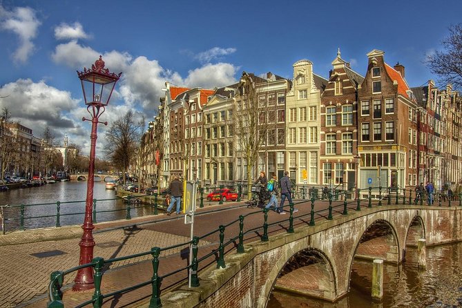Taxi from a hotel in Amsterdam to the cruise port in Amsterdam - A simple ride for a complicated cruise morning