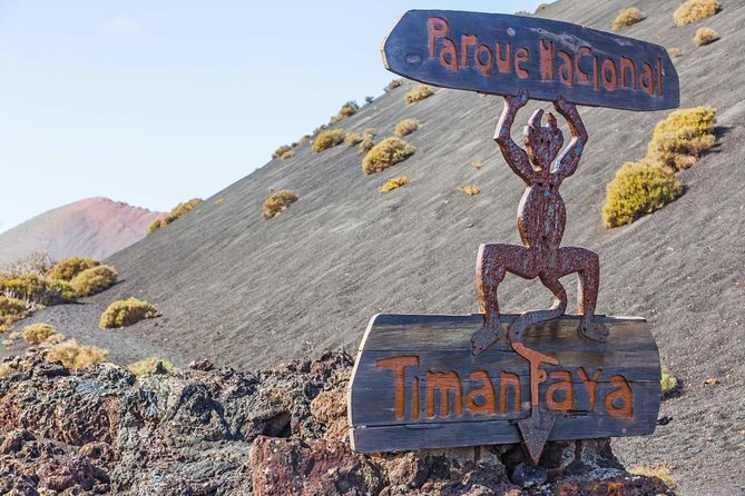 Tour to Timanfaya, La Geria and Laguna Verde for cruise passengers - What this Lanzarote shore excursion does well