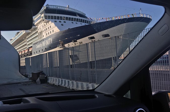 Trasferimento da Roma al Porto di Civitavecchia - Door-to-door pickup from hotels, Airbnbs, and airports