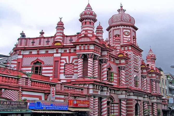 Tuk Tuk Tours From Colombo Port Passenger Dock Shore Excursions. - A tuk tuk is the right scale for Colombo