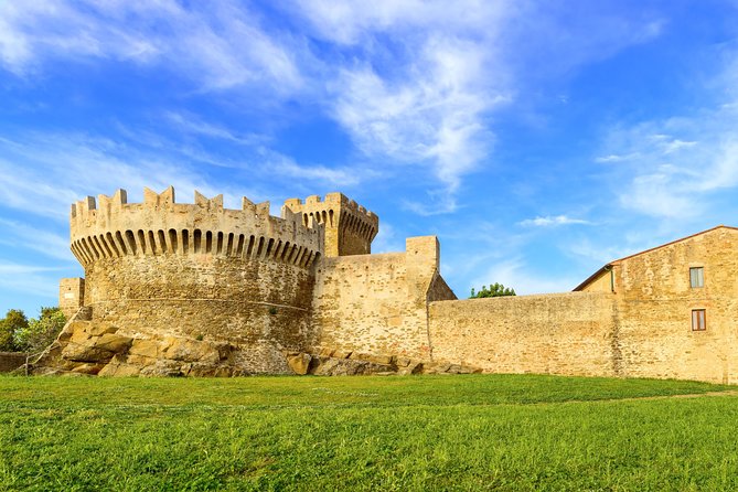 Tuscany countryside from Livorno: Private Volterra, San Gimignano & Wine Tasting - Wine Tasting and the Question of Lunch