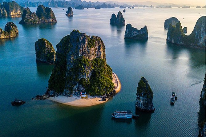 VIP Ha Long Bay 6 hour FUJI cruise with latest luxury cruise ship + limousine + highway + dinner for Japanese only - The highway ride from Hanoi to Ha Long Bay