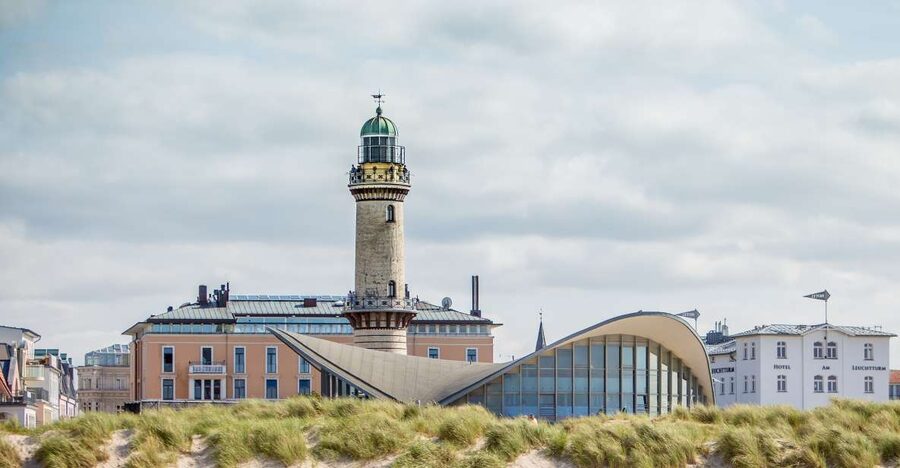 Warnemünde: Guided Walking Tour - Bannhofsbrücke and the old river
